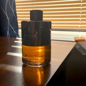 Azzaro wanted by night